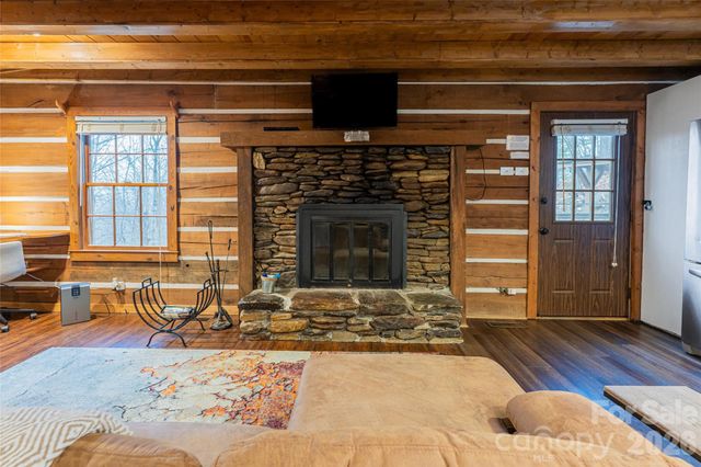 16 Rocky Glen Trail, Black Mountain, NC 28711