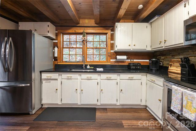 16 Rocky Glen Trail, Black Mountain, NC 28711