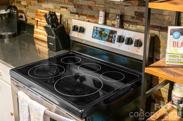 16 Rocky Glen Trail, Black Mountain, NC 28711