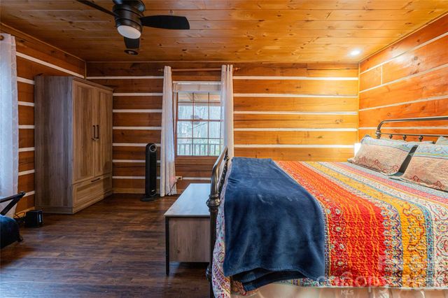 16 Rocky Glen Trail, Black Mountain, NC 28711