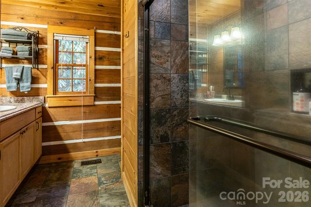 16 Rocky Glen Trail, Black Mountain, NC 28711