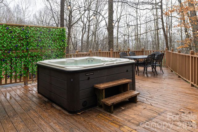 16 Rocky Glen Trail, Black Mountain, NC 28711