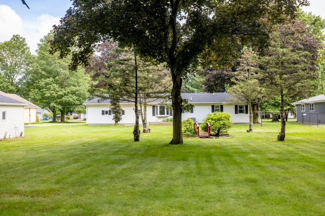 7032 W Red Apple Drive, Michigan City, IN 46360