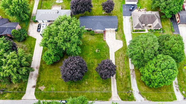 7032 W Red Apple Drive, Michigan City, IN 46360