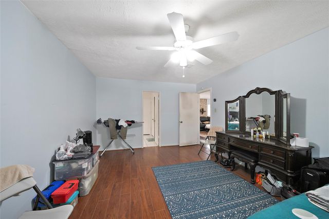 2822 Colonial Drive, Sugar Land, TX 77479