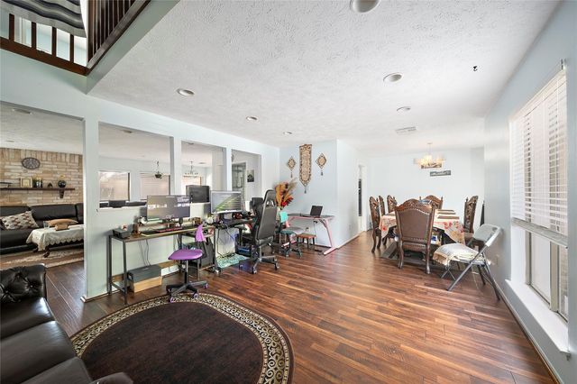 2822 Colonial Drive, Sugar Land, TX 77479