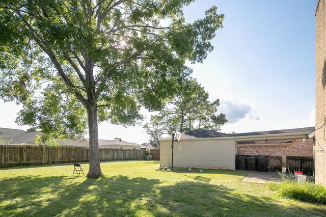 2822 Colonial Drive, Sugar Land, TX 77479