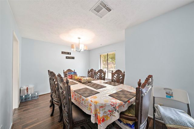 2822 Colonial Drive, Sugar Land, TX 77479