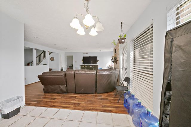 2822 Colonial Drive, Sugar Land, TX 77479