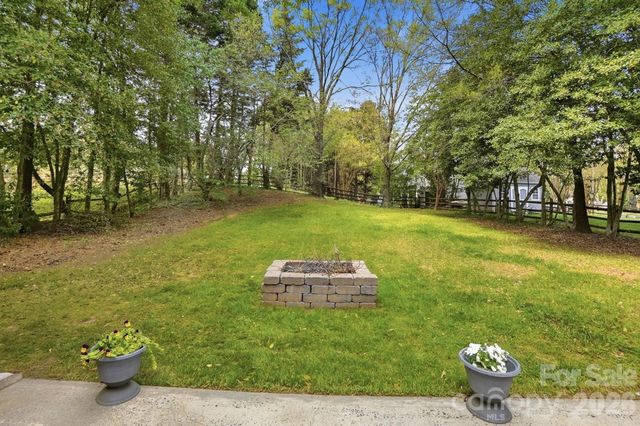 8912 Danson Drive, Charlotte, NC 28277