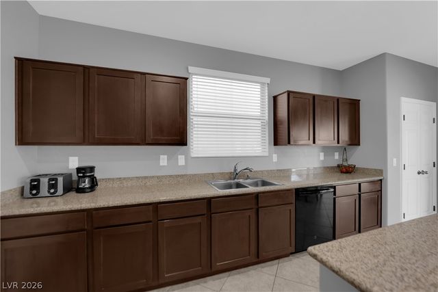 987 Via Del Campo, Henderson, NV 89011