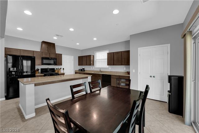 987 Via Del Campo, Henderson, NV 89011