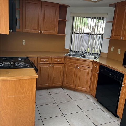 15272 SW 46th Ln HR-66, Miami, FL 33185
