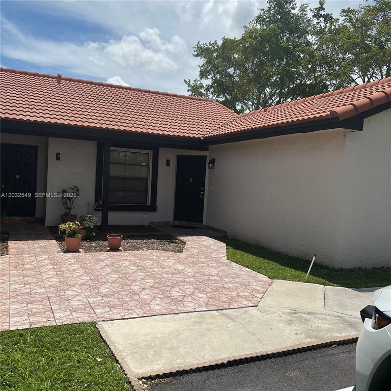 15272 SW 46th Ln HR-66, Miami, FL 33185