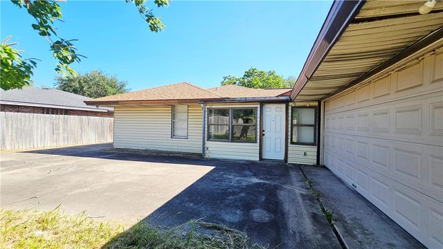 4702 Coventry Lane, Corpus Christi, TX 78411
