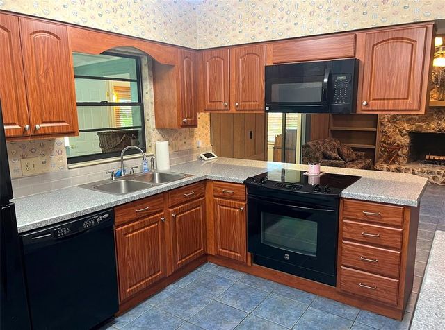 825 N 3RD AVENUE, Deltona, FL 32725