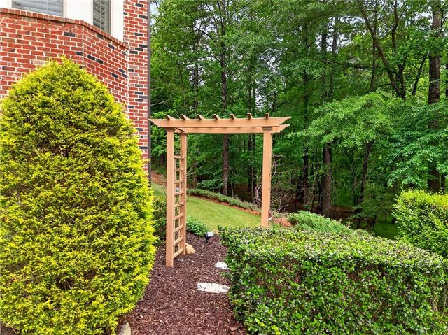 5548 Farmside Way, Johns Creek, GA 30022