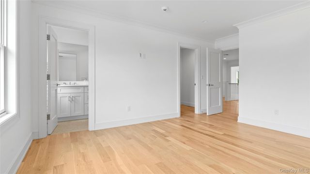 738 Motts Cove Road N, Glen Head, NY 11545