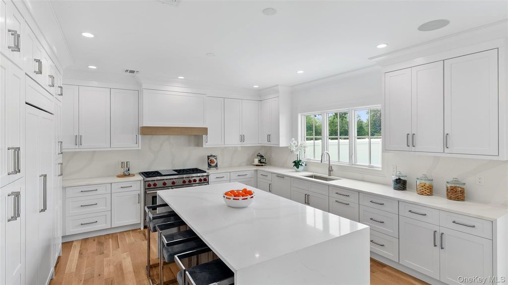 738 Motts Cove Road N, Glen Head, NY 11545 — photo 3
