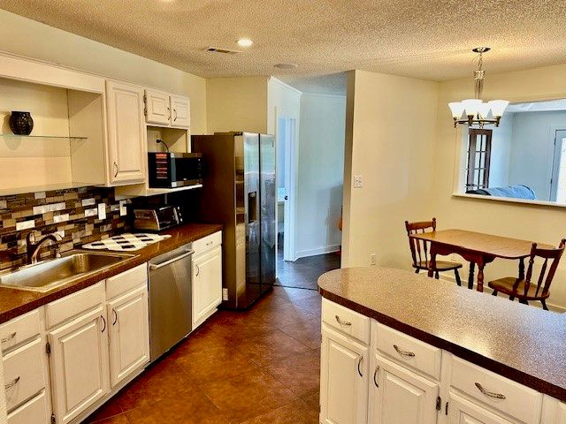2841 E Hyland Park Road, Fayetteville, AR 72701