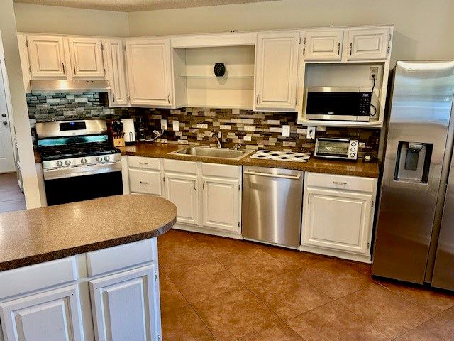 2841 E Hyland Park Road, Fayetteville, AR 72701