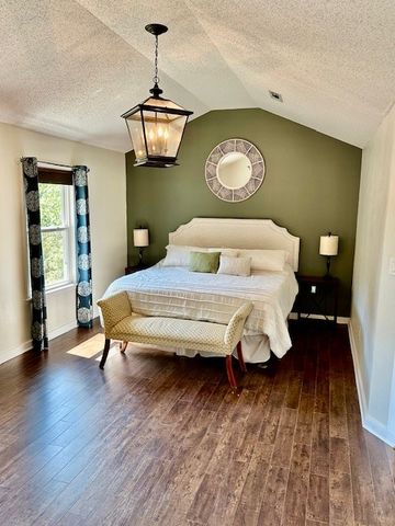 2841 E Hyland Park Road, Fayetteville, AR 72701