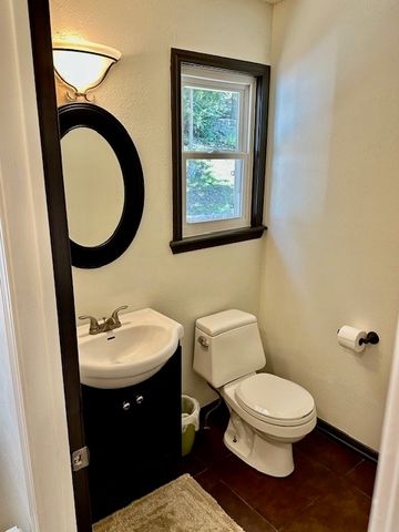 2841 E Hyland Park Road, Fayetteville, AR 72701