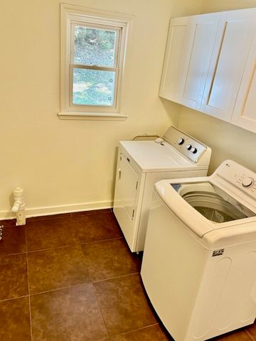 2841 E Hyland Park Road, Fayetteville, AR 72701