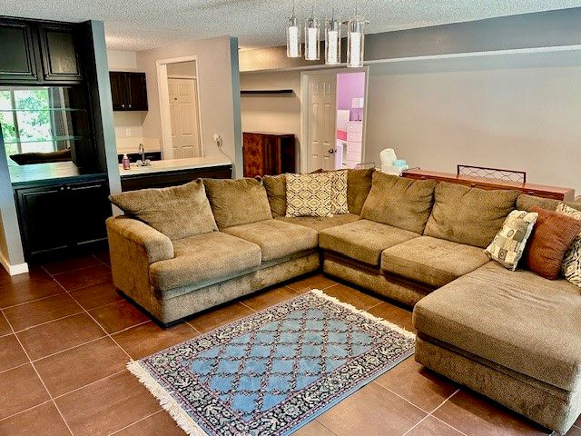 2841 E Hyland Park Road, Fayetteville, AR 72701