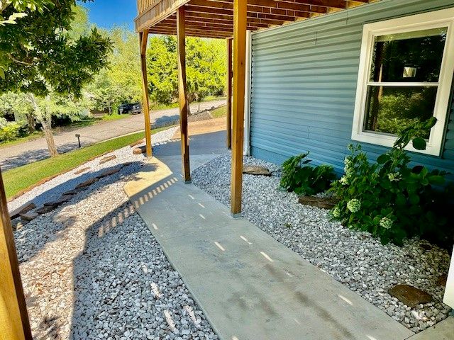 2841 E Hyland Park Road, Fayetteville, AR 72701