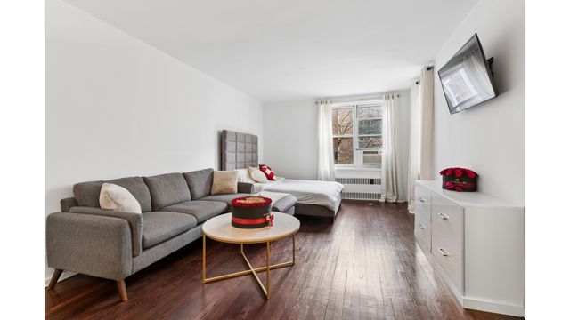 11220 72nd Dr Apt D28, New York City, NY 11375