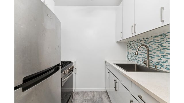 11220 72nd Dr Apt D28, New York City, NY 11375