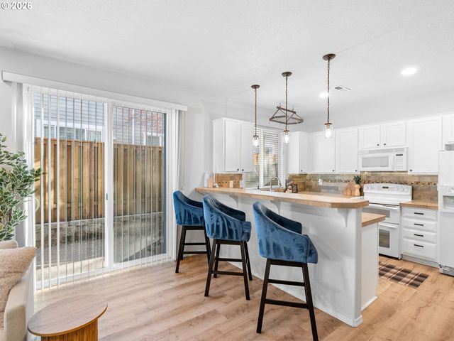 6225 Sw 182ND Ter, Beaverton, OR 97007