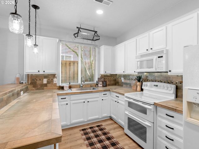 6225 Sw 182ND Ter, Beaverton, OR 97007