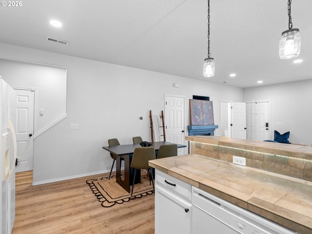 6225 Sw 182ND Ter, Beaverton, OR 97007