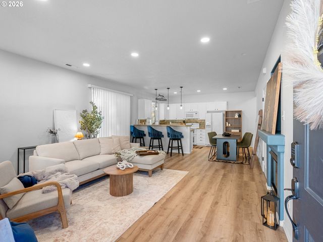 6225 Sw 182ND Ter, Beaverton, OR 97007