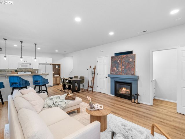 6225 Sw 182ND Ter, Beaverton, OR 97007