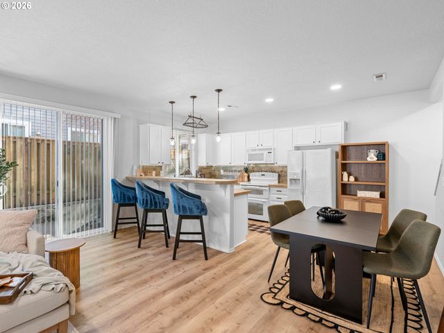 6225 Sw 182ND Ter, Beaverton, OR 97007