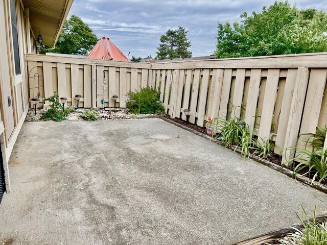 5064 Queenswood Court, West Chester, OH 45011