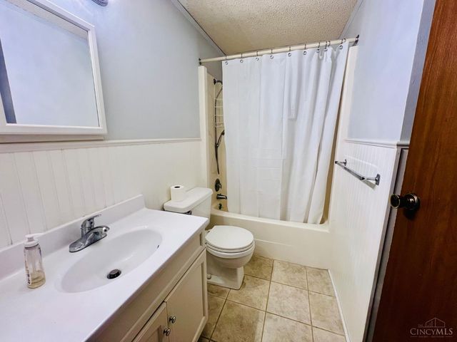 5064 Queenswood Court, West Chester, OH 45011
