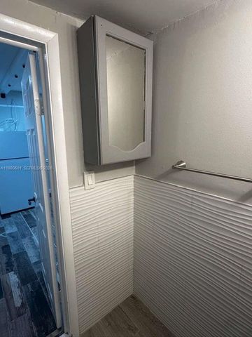 6837 SW 39th Ter B, Miami, FL 33155