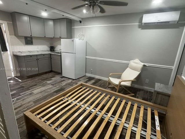 6837 SW 39th Ter B, Miami, FL 33155