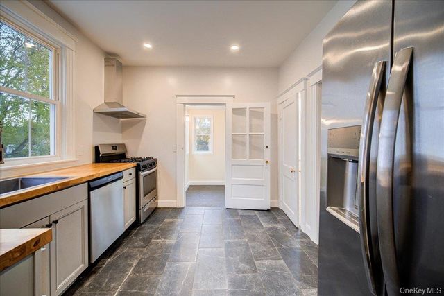 65 Worrall Avenue, Poughkeepsie, NY 12603