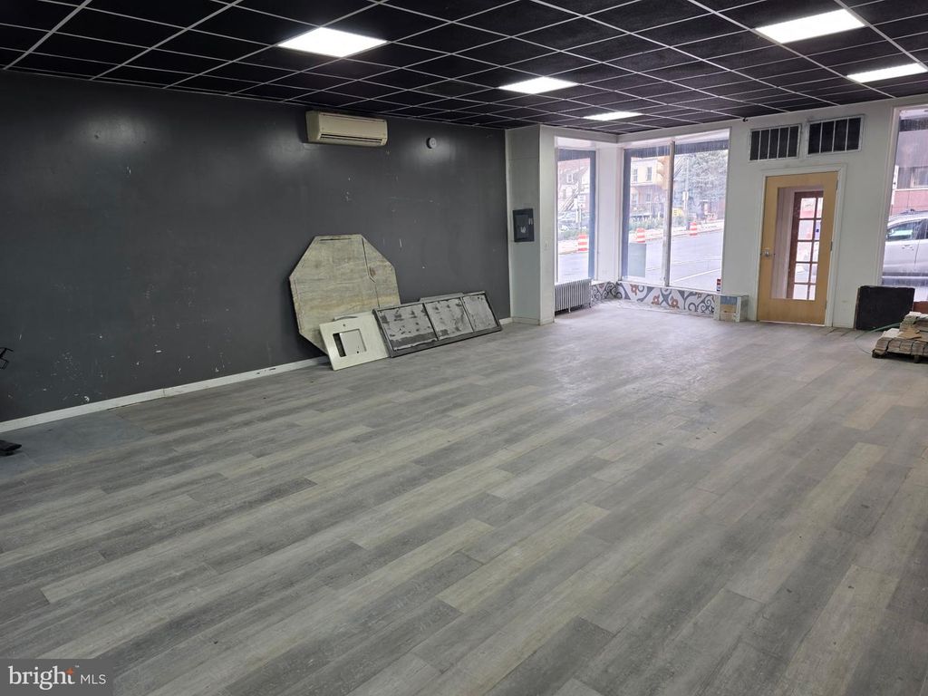 Image 4 of property listing at 154 N 6TH ST, Reading, PA 19601