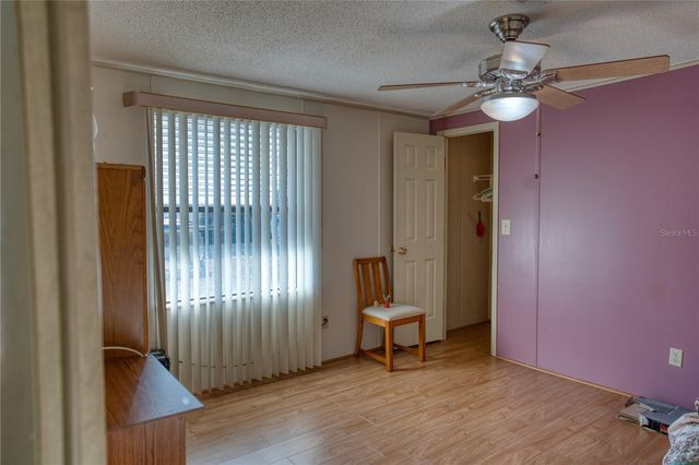 1863 W SCHWARTZ BOULEVARD, Lady Lake, FL 32159