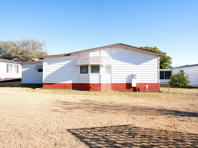 1863 W SCHWARTZ BOULEVARD, Lady Lake, FL 32159