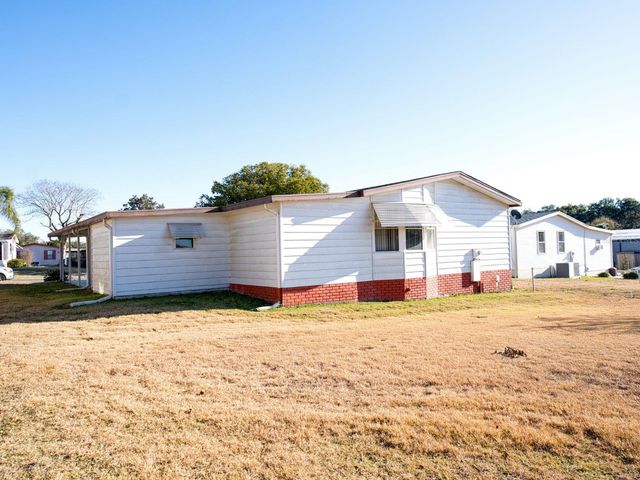 1863 W SCHWARTZ BOULEVARD, Lady Lake, FL 32159