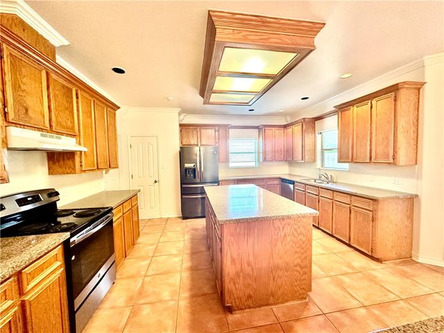 6150 Lemans Dr, Corpus Christi, TX 78414