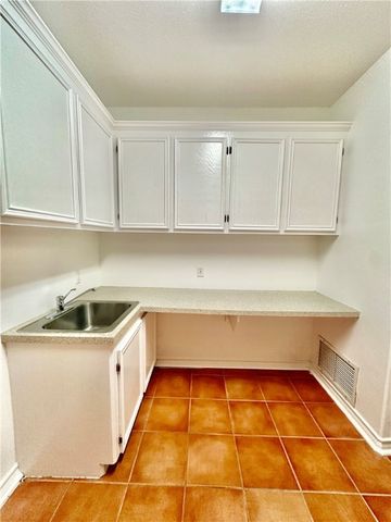 6150 Lemans Dr, Corpus Christi, TX 78414