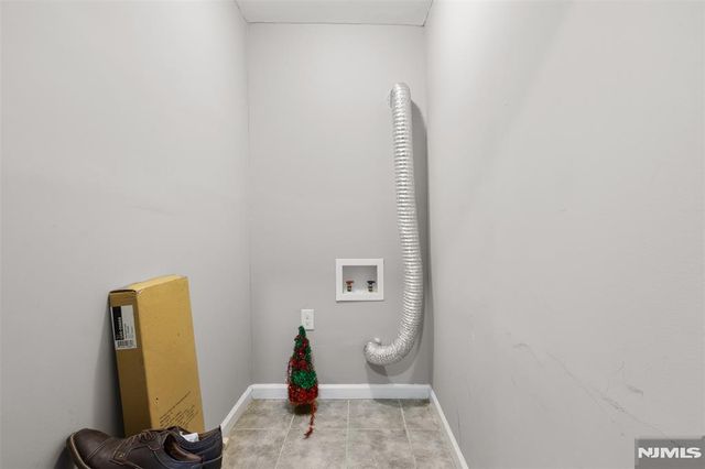 447 17th Street, Newark, NJ 07103